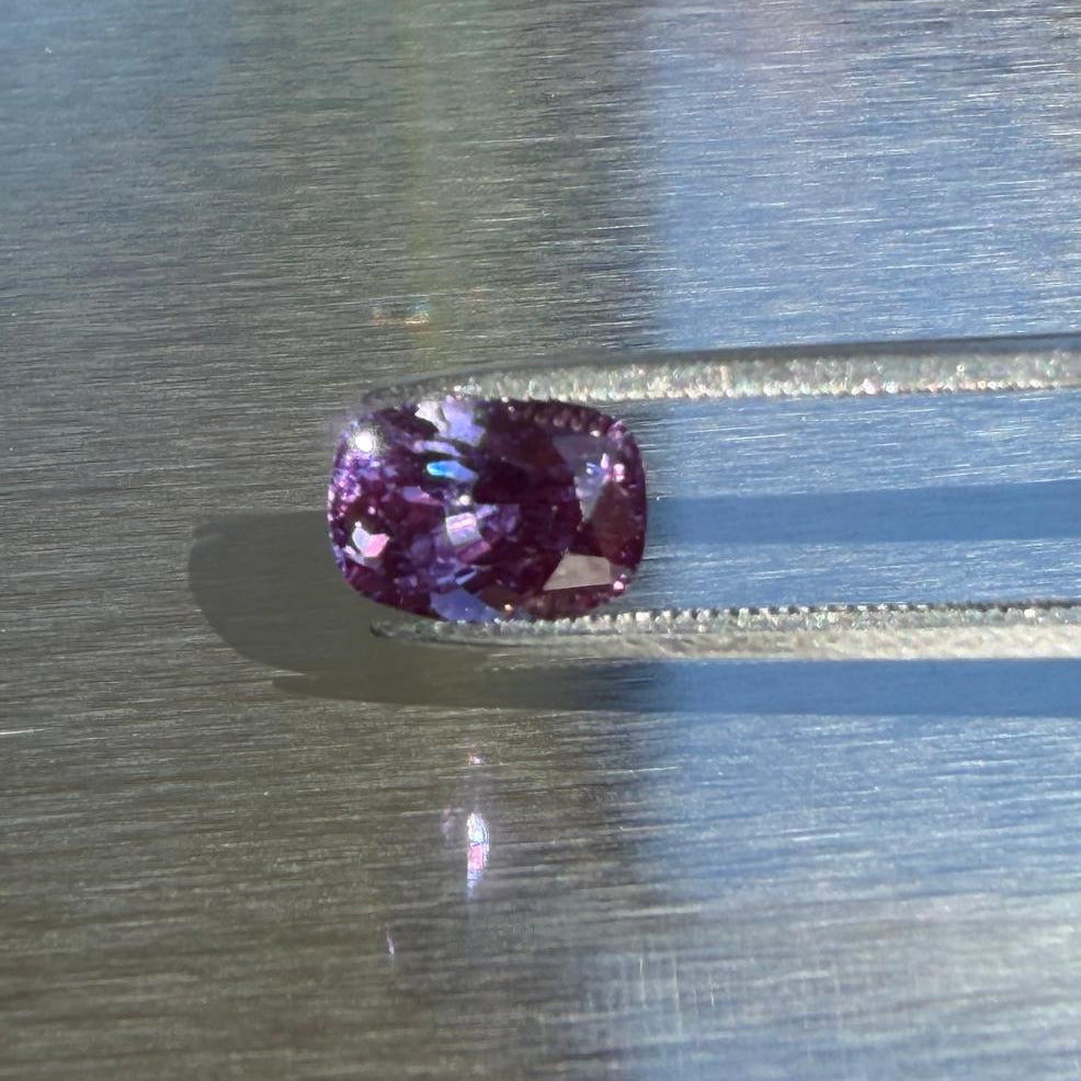 2.82 ct pinkish purple sapphire in cushion cut, alternate face-up view