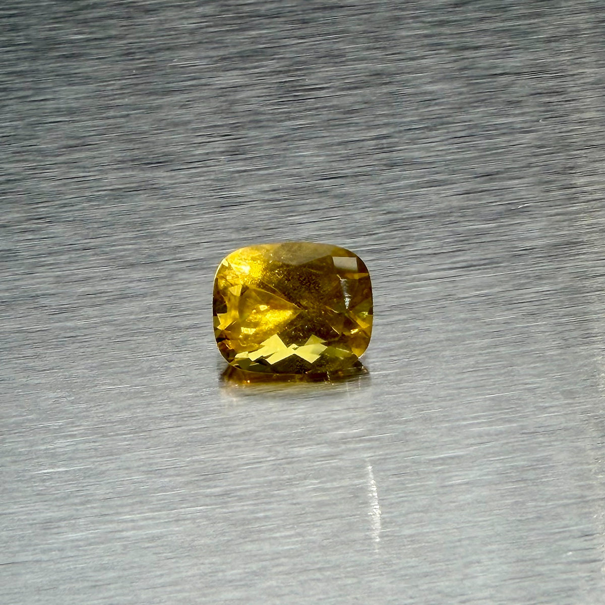 3.85 ct natural golden beryl heliodor, cushion modified brilliant cut, face-up view, Otzera OTZ-2026-01663