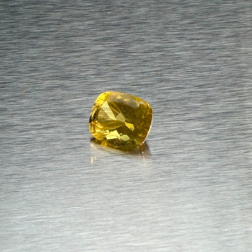 3.85 ct golden beryl heliodor, cushion modified brilliant cut, angled face-up view, Otzera OTZ-2026-01663