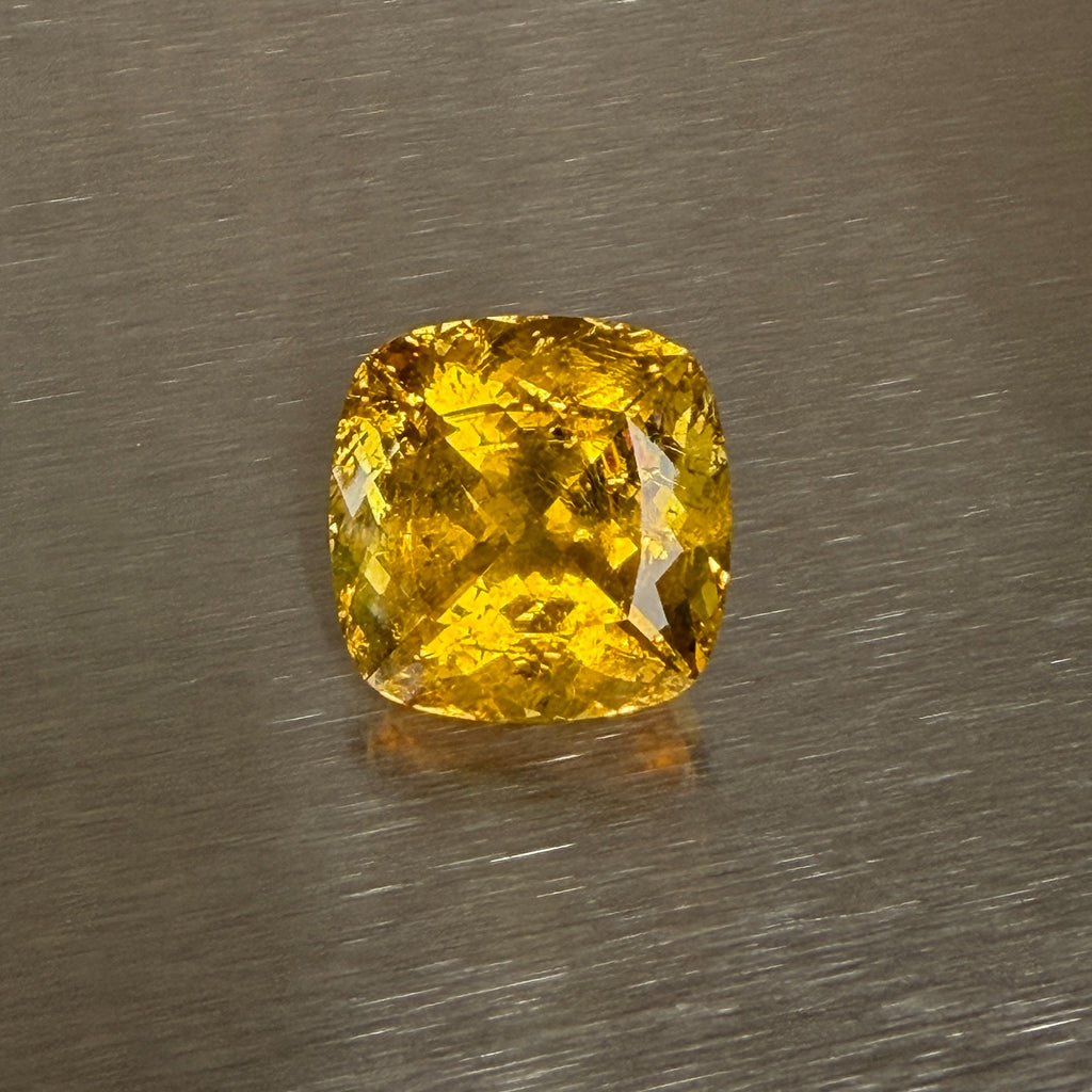 23.93 ct natural golden beryl heliodor, cushion modified brilliant cut, face-up view, Otzera OTZ-2026-01670