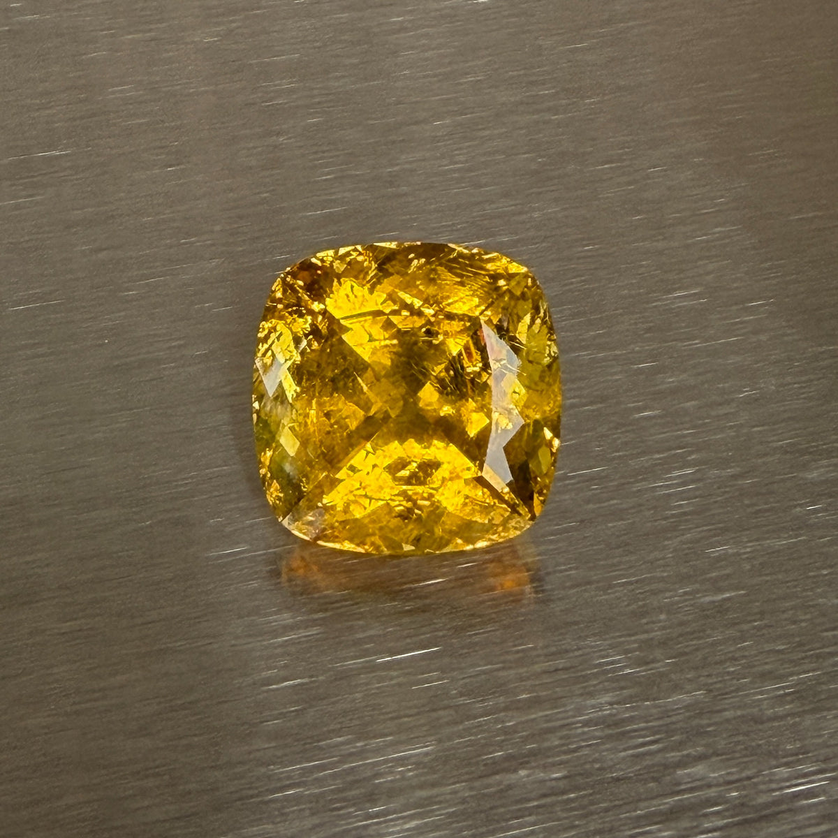 23.93 ct natural golden beryl heliodor, cushion modified brilliant cut, face-up view, Otzera OTZ-2026-01670